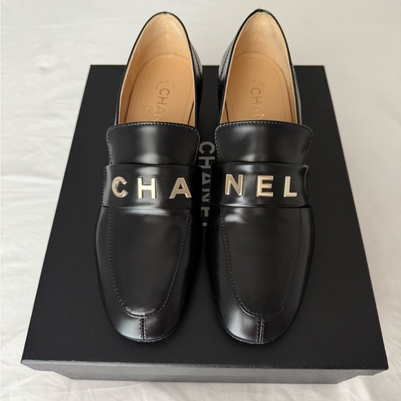 CHANEL Black Leather Women Loafers